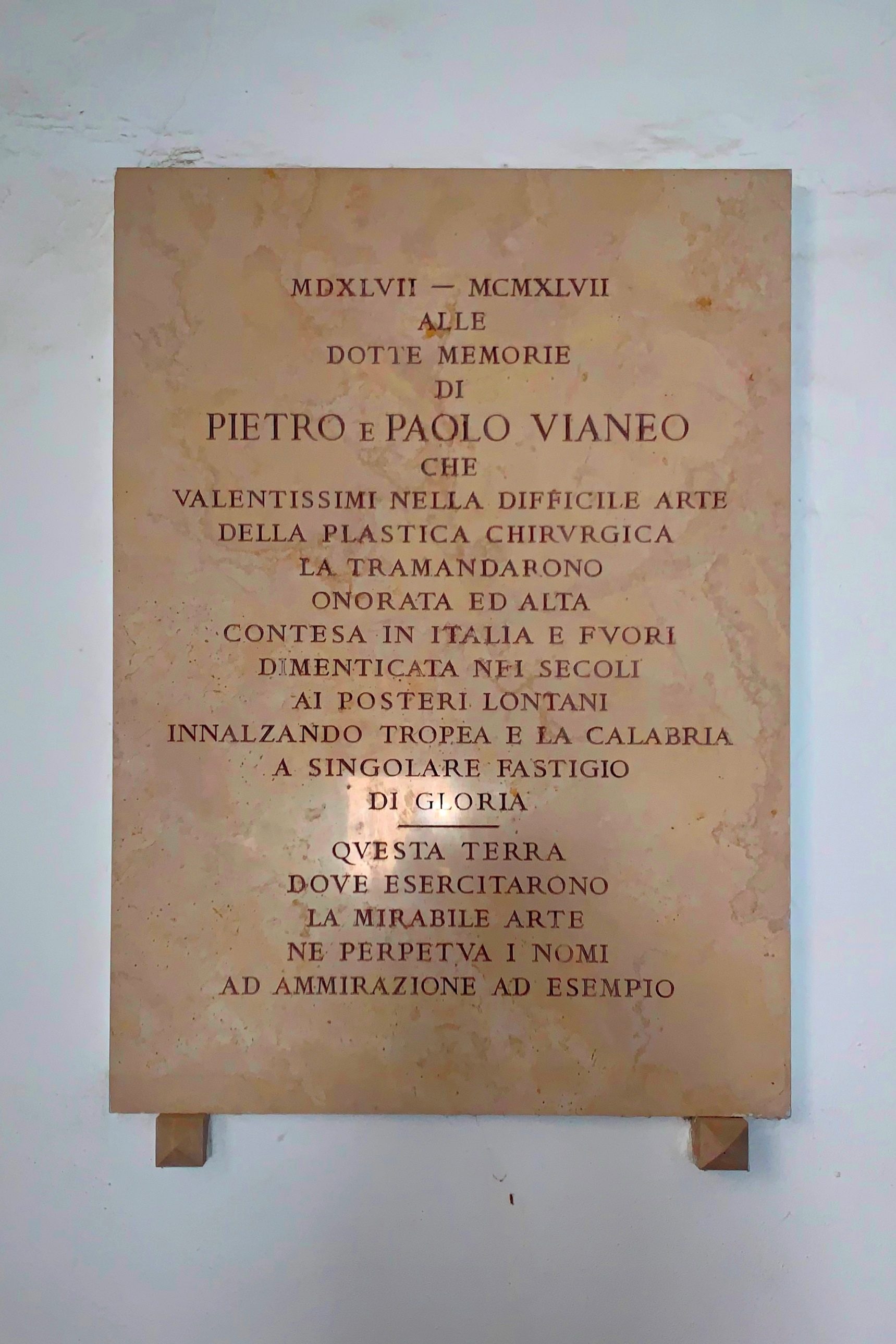 Vianeo brothers memorial tablet, old Ospedale civile Ignazio Toraldo, Tropea (by Lucia Bretti) - 02.jpeg